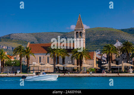 Le port de Trogir, Trogir, Croatie, la côte dalmate, Europe Banque D'Images