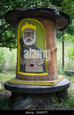 PRI KRALOVA SENCI, BELGIQUE - juin 6, 2019 : Le musée de plein air de l'apiculture est intéressante exposition de ruches situées dans la zone de Vcelarska Banque D'Images