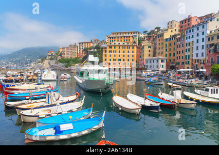 Photo:port de pêche, Camogli, Riviera di Levante, Ligurie, Italie, Europe Banque D'Images