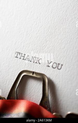 La phrase, Merci, écrit avec une machine à écrire. Banque D'Images