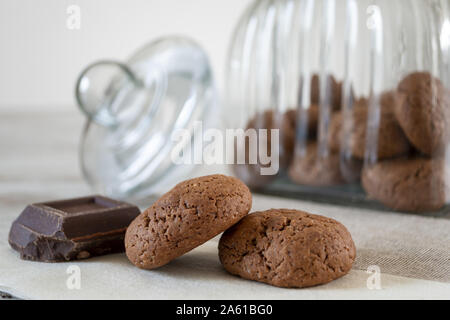 Biscotti della Nonna al cioccolato fondente vista frontale Banque D'Images