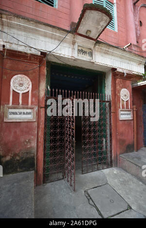 Shobhabazar Palais Royal (Gopinath Bari) entrée. 36 Nabakrishna Raja Street. Kolkata, Bengale occidental, Inde. Banque D'Images