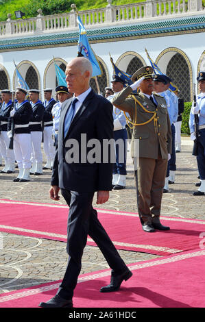 Carthage, Tunis. 23 Oct, 2019. Le nouveau président de la République Kais dit a prêté serment ce mercredi à une réunion spéciale de l'Assemblée des représentants du peuple, de devenir officiellement le troisième président de la République tunisienne a élu depuis la révolution. Après son discours à la nation, le Président Saeed est allé au palais de Carthage, où il a été reçu par le Président par intérim de la République Mohamed Ennaceur. Au cours de la réunion, le transfert aura lieu. Credit : Chokri Mahjoub/ZUMA/Alamy Fil Live News Banque D'Images