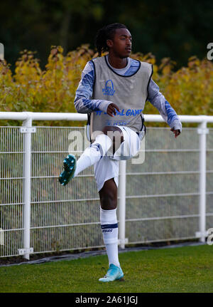 ENFIELD, Angleterre. 22 OCTOBRE : Paris Edmond Maghoma de Tottenham Hotspur lors de l'UAFA Ligue entre Tottenham Hotspur et Stade Crvena zvezda ( Rouge St Banque D'Images