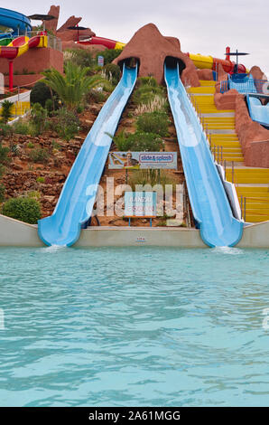 Slide and Splash Water Park, parc d'attraction touristique et célèbre de la saison estivale. Dans la région de Lagoa, Algarve, Portugal Banque D'Images