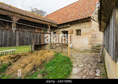 Bad Windsheim, Allemagne - 16 octobre 2019 : vue d'une maison dans un village allemand. Voir une ancienne ferme Banque D'Images