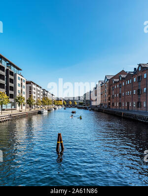 Copenhague, Danemark - septembre 21, 2019 : Une scène typique de l'un des canaux de la ville. Banque D'Images