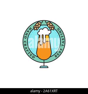 Brasserie linéaire logos. Les étiquettes avec verre de bière et le houblon. La bière artisanale Vintage Retro design elements, emblèmes, symboles et d'icônes ou d'étiquettes, d'écussons pub Illustration de Vecteur