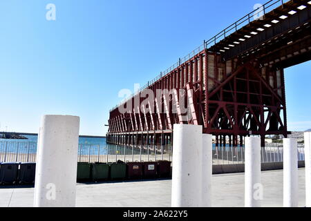 El Cable Inglés ou la jetée, un 1000 mètres de fer fer pier, Almeria, Espagne Banque D'Images