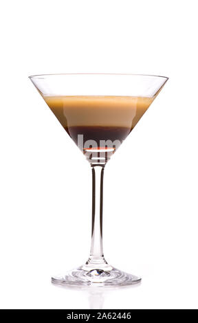 Des cocktails sans alcool : B52 isolé sur fond blanc