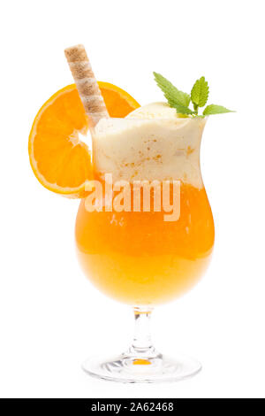 Ange doux - coupe glacée sundae ange doux - crème glacée à la vanille avec du jus d'orange - crème glacée à la vanille avec du jus d'orange Banque D'Images