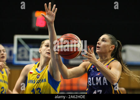 Gdynia, Pologne. , . Romane Bernies (47) de BLMA est vu en action lors d'Euroligue de basket-ball femme match entre l'Arka Gdynia (Pologne) et basket Lattes Montpellier Association (France) à Gdynia, Pologne le 23 octobre 2019 Credit : Vadim/Pacajev Alamy Live News Banque D'Images