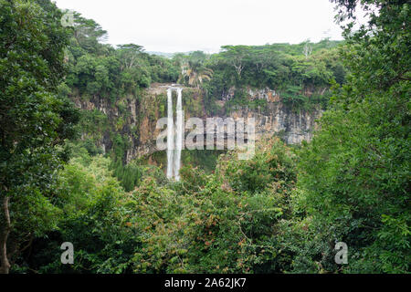 Cascade de Chamarel, Gorges de la rivière Noire, la plus haute cascade de l'Ile Maurice Banque D'Images