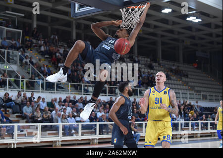 Octobre 23, 2019, Trento, Italie : King George (dolomiti energia trento)pendant Dolomiti Energia Trento vs Asseco Arka Gdynia, l'EuroCup Basketball Championship à Trento, Italie, 23 octobre 2019 - LPS/Giancarlo Dalla Riva (crédit Image : © Giancarlo Dalla Riva/LPS via Zuma sur le fil) Banque D'Images