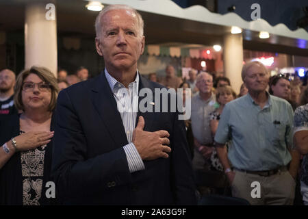 9 août, 2019 : 2020 Présidence démocratique ancien Vice-président américain Joe Biden assiste à l'aile Ding le dîner le 9 août 2019 dans la région de Clear Lake, Iowa. Le dîner est devenu un must pour assister aux candidats à la présidence démocratique avant le caucus de l'Iowa. Crédit : Alex Edelman/ZUMA/Alamy Fil Live News Banque D'Images