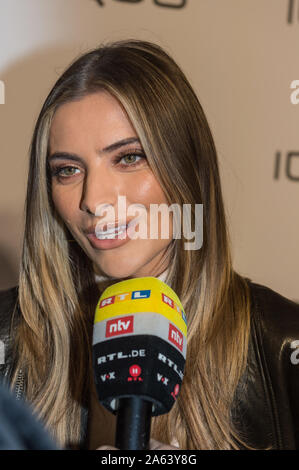 Sophia Thomalla bei der Eröffnung des IQOS Store im 123 Zeil. Frankfurt am Main, 23.10.2019 Banque D'Images