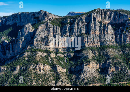 Les Gorges du Verdon, Gorges du Verdon, un paysage extraordinaire du célèbre canyon de la liquidation et du vert turquoise river et high limestone rocks en français Al Banque D'Images