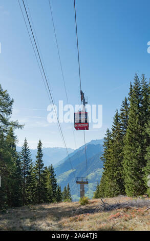 Appartement Inge Funiculaire de la montagne Randonnée dans le Sud Tyrol, l'Italie près de Merano Banque D'Images