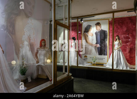 Dresde, Allemagne. 22 octobre, 2019. La boutique de mode mariage Dresden - par Uwe Herrmann. C'est la plus grande suite nuptiale Saxe et festive pourvoyeur. Credit : Jens Kalaene Zentralbild-/dpa/ZB/dpa/Alamy Live News Banque D'Images