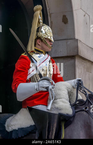 Canada Vie Queen's Guard de la Household Cavalry, Whitehall, Londres, Angleterre, RU Banque D'Images