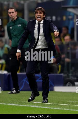 Milan, Italie. 23 Oct, 2019. firo : 23.10.2019, football, Ligue des Champions, saison 2019/2020, 3e match de l'Inter Milan - Borussia Dortmund, l'entraîneur Antonio Conte, l'Inter Milan, Inter, Milan, plein la figure, le geste, l'utilisation du crédit dans le monde entier | : dpa/Alamy Live News Banque D'Images