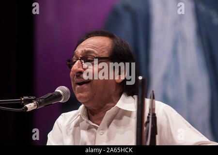 Ustad Ghulam Ali chanteuse pakistanaise ghazal Patiala Gharana chantant à Mumbai Inde Asie Banque D'Images