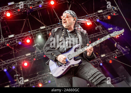 Solvesborg, Suède. 08th, 2019 juin. Le groupe de heavy metal britannique Saxon effectue un concert live au cours de la fête de la musique suédoise Sweden Rock Festival 2019. Ici le guitariste Paul Quinn est vu sur scène. (Photo crédit : Gonzales Photo - Terje Dokken). Banque D'Images