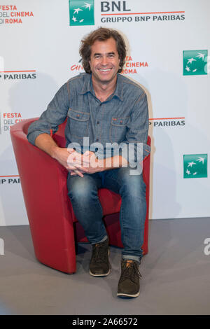 Le directeur Rupert Goold participant à la photocall de Judy au cours de la 14e Festival du Film de Rome Banque D'Images