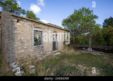 Dans le village abandonné de Peritheia sur l'île de Corfou en mer Ionienne, en Grèce Banque D'Images
