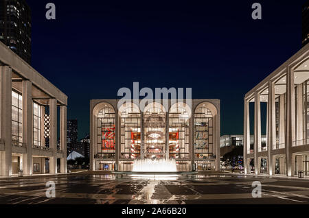 Le Metropolitan Opera House du Lincoln Center à New York. Banque D'Images