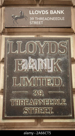 Logo de l'entreprise de la Banque Lloyds vu dans 39 Threadneedle Street dans le quartier financier de la ville de Londres. Banque D'Images