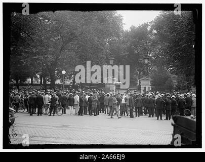 WOMAN SUFFRAGE UNIVERSEL ÉMEUTE AU PORTE DE LA MAISON BLANCHE Banque D'Images