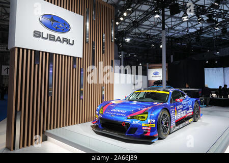 Tokyo. 23 Oct, 2019. Photo prise le 23 octobre 2019 montre le stand de Subaru lors de la 46ème Salon automobile de Tokyo à Tokyo, Japon. Le 46e Salon automobile de Tokyo avec le thème de l'avenir 'Ouvrir' a débuté le jeudi pour présenter les derniers modèles des constructeurs automobiles mondiaux, en mettant l'accent sur orienté vers l'avenir et les véhicules de pointe, telles que l'auto-conduite automobile. Credit : Ma Caoran/Xinhua/Alamy Live News Banque D'Images