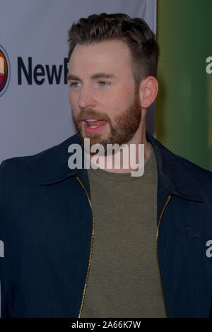 NEW YORK, NY - 23 OCTOBRE : Scott Evans et Chris Evans assister à la soirée d'ouverture de contrôle par "vendre" au cours NewFest Film Festival au Théâtre SVA sur Banque D'Images