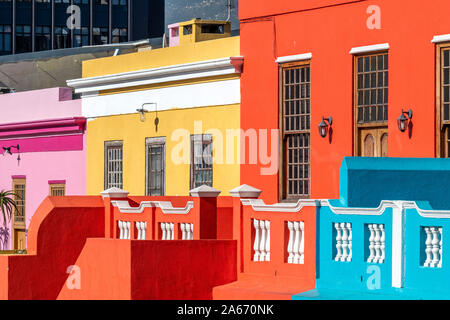 Maisons de couleurs vives dans Bo-Kaap district, Cape Town, Western Cape, Afrique du Sud Banque D'Images