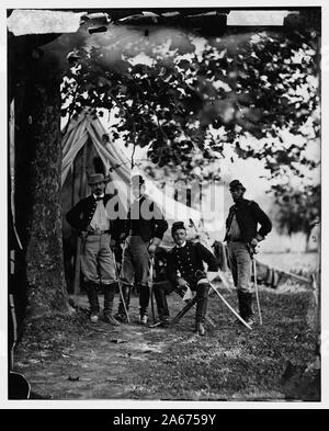 Westover Landing, en Virginie, le Colonel William W. Averell, 3d New York la cavalerie, et le personnel Résumé : certaines photographies de la guerre civile, 1861-1865 Banque D'Images