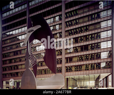 Quand Pablo Picasso's untitled, cinquante pieds sculpture abstraite est apparu sur une place publique sur la rue de Washington en 1967, il est devenu, pour certains, le Chicago's Tour Eiffel, symbole de la ville Banque D'Images