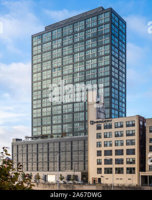 Une tour de condominiums modernes Banque D'Images