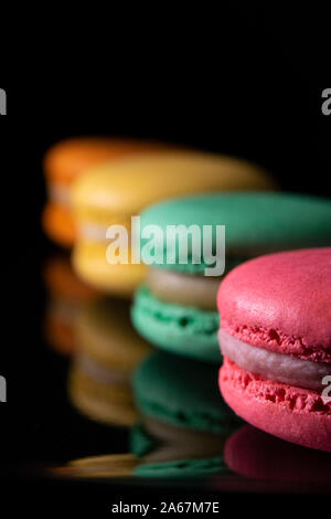 Macaron dans une rangée Banque D'Images