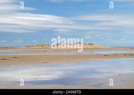 Dune à large plage lisse de l'île néerlandaise de Terschelling Banque D'Images