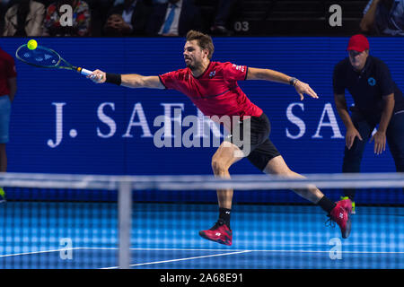 St Jakobshalle, Bâle, Suisse. 24 Oct, 2019. Tennis ATP World Tour, Swiss Indoors ; Stan Wawrinka (SUI) frappe un coup droit dans le match retour contre Francis Tiafoe (USA) - usage éditorial : Action Crédit Plus Sport/Alamy Live News Banque D'Images