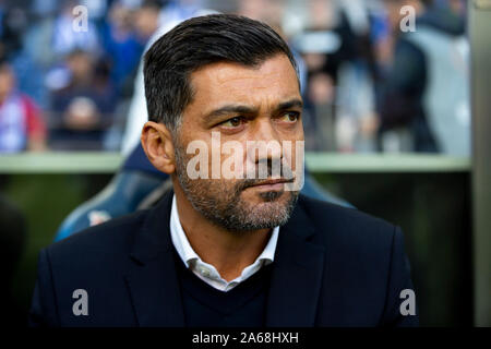 L'entraîneur du FC Porto, Sérgio Conceição vu au cours de l'UEFA Europa League match au Stade du Dragon. (Score final : le FC Porto 1:1 Rangers) Banque D'Images