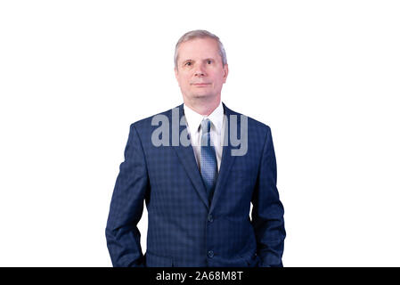 Personnes âgées, homme aux cheveux gris dans un costume bleu. Isolé sur un fond blanc. Banque D'Images