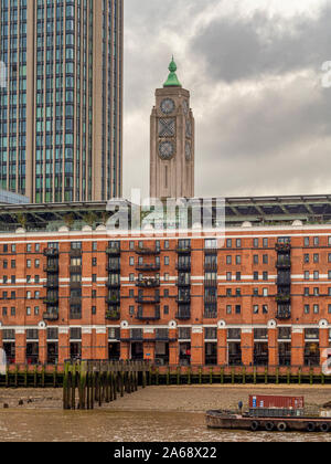 Oxo Tower Wharf sur la promenade Riverside South Bank de Londres Bankside et domaines, UK. Banque D'Images