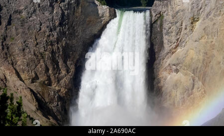 Gros plan de la partie inférieure de l'automne à Yellowstone arc-en-ciel Banque D'Images