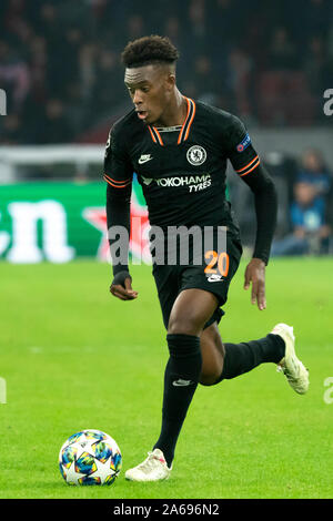 Julien Hudson-Odoi (Chelsea) au cours de match de la Ligue des Champions sur Ajax-Chelsea, Octobre 23 2019 à Amsterdam, Pays-Bas. Credit : SCS/Sander Chamid/AFLO/Alamy Live News Banque D'Images