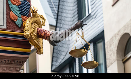 Francfort, Allemagne, le 5 octobre 2019 Nouvelles de la vieille ville de Frankfurt am Main avec le reconstruit, maison historique de la balance d'Or Banque D'Images