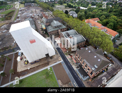 Kamp Lintfort, Allemagne. 09Th Oct, 2019. À partir de la liquidation de l'ancienne tour de la mine de 60 a,b Vozdvyzhneska Street (la mine de l'Ouest) vous pouvez voir d'autres bâtiments sur le site à l'État Garden Show 2020. Tout doit être prêt pour le 17.04.2020, quand le Jardin sera ouvert. Credit : Roland Weihrauch/dpa/Alamy Live News Banque D'Images