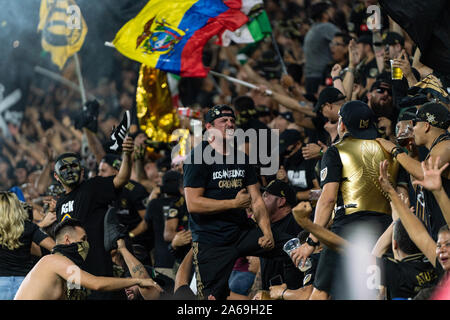 Los Angeles, USA. 24 Oct 2019. Pour fans de célébrer le premier but du jeu dans la demi-finale de conférence de l'Ouest. Crédit : Ben Nichols/Alamy Live News Banque D'Images