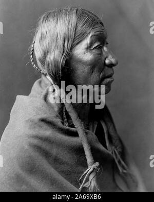 Edward S. Curits les Indiens - Profil d'un Indien Cheyenne ca. 1910 Banque D'Images